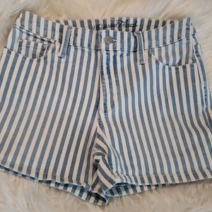 *2for$10*Pinstrip shorts EUC size 2